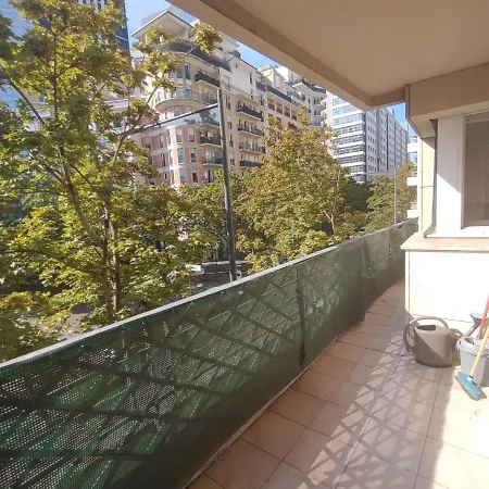 2 Bedrooms & Salon, La Defense, Metro, Parking * Courbevoie