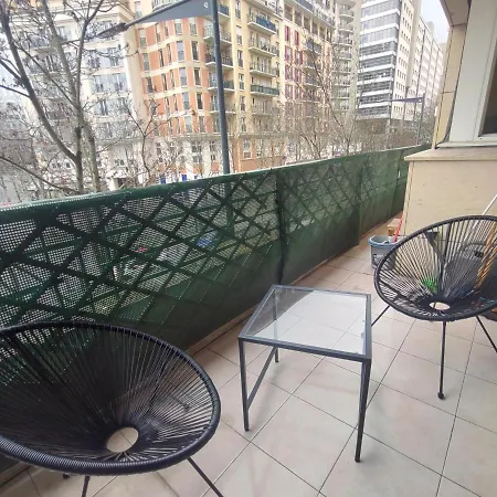 2 Bedrooms & Salon, La Defense, Metro, Parking Courbevoie